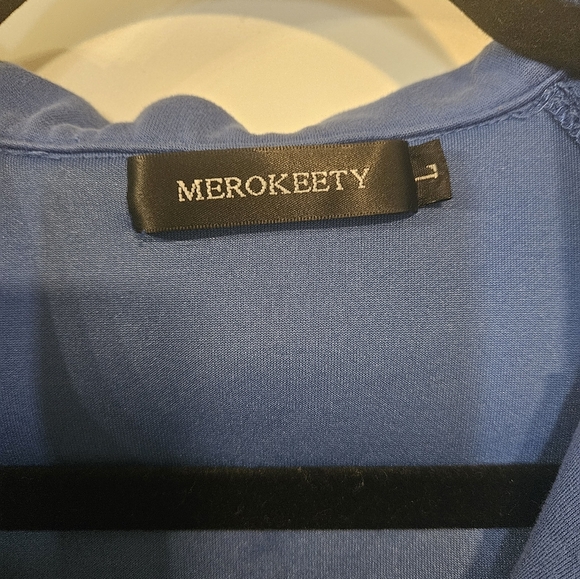 Large, 2 PC athletic set, blue, wide zip collared shirt, wide leg matching pants - Picture 4 of 11